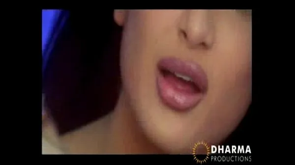 Εμφάνιση Indian actress hot striptease συνολικού Tube