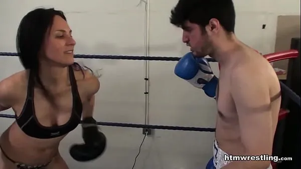 Toon Femdom Boxing Beatdown of a Wimp totale buis