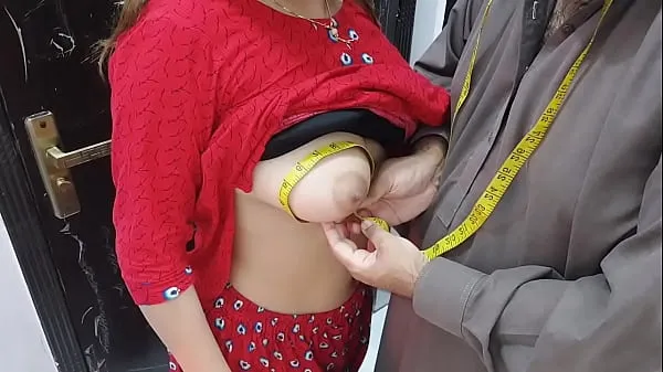 عرض Desi indian Village Wife,s Ass Hole Fucked By Tailor In Exchange Of Her Clothes Stitching Charges Very Hot Clear Hindi Voice مجموع أنبوب