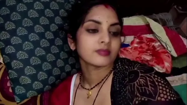 Mostrar Indian beautiful girl make sex relation with her servant behind husband in midnight tubo total